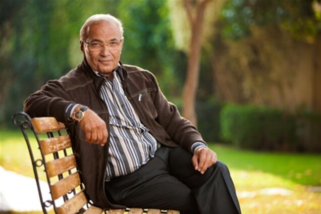 Шафик поздравил Мурси с победой 