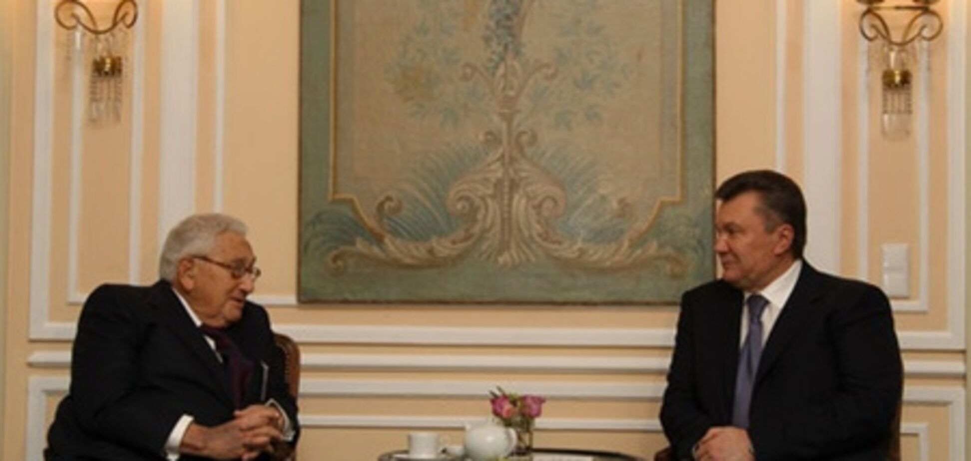 Янукович обговорив з Кіссінджером розвиток України