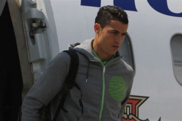 В Донецк прилетела сборная Португалии