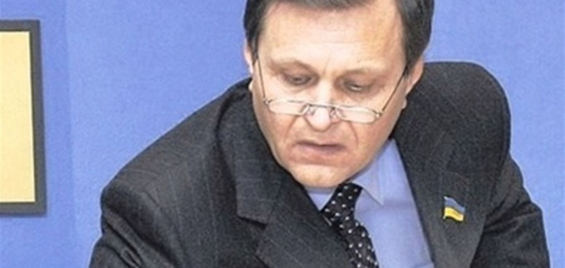 Депутат Ландик намерен засудить журналистов за публикацию смс-переписки