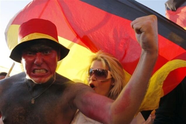 Болельщики Германии оказали своей сборной медвежью услугу