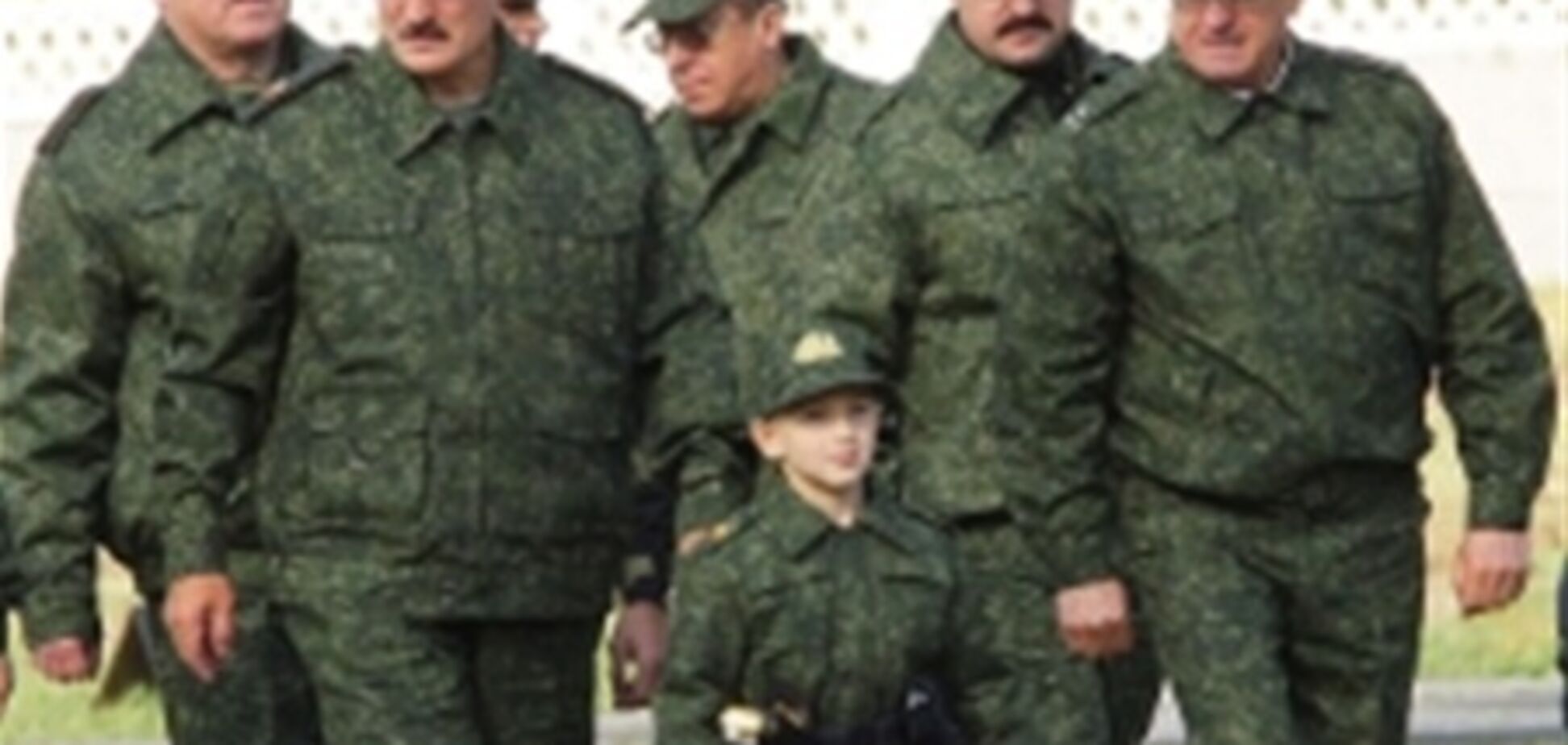 Лукашенко представил Чавесу своего преемника