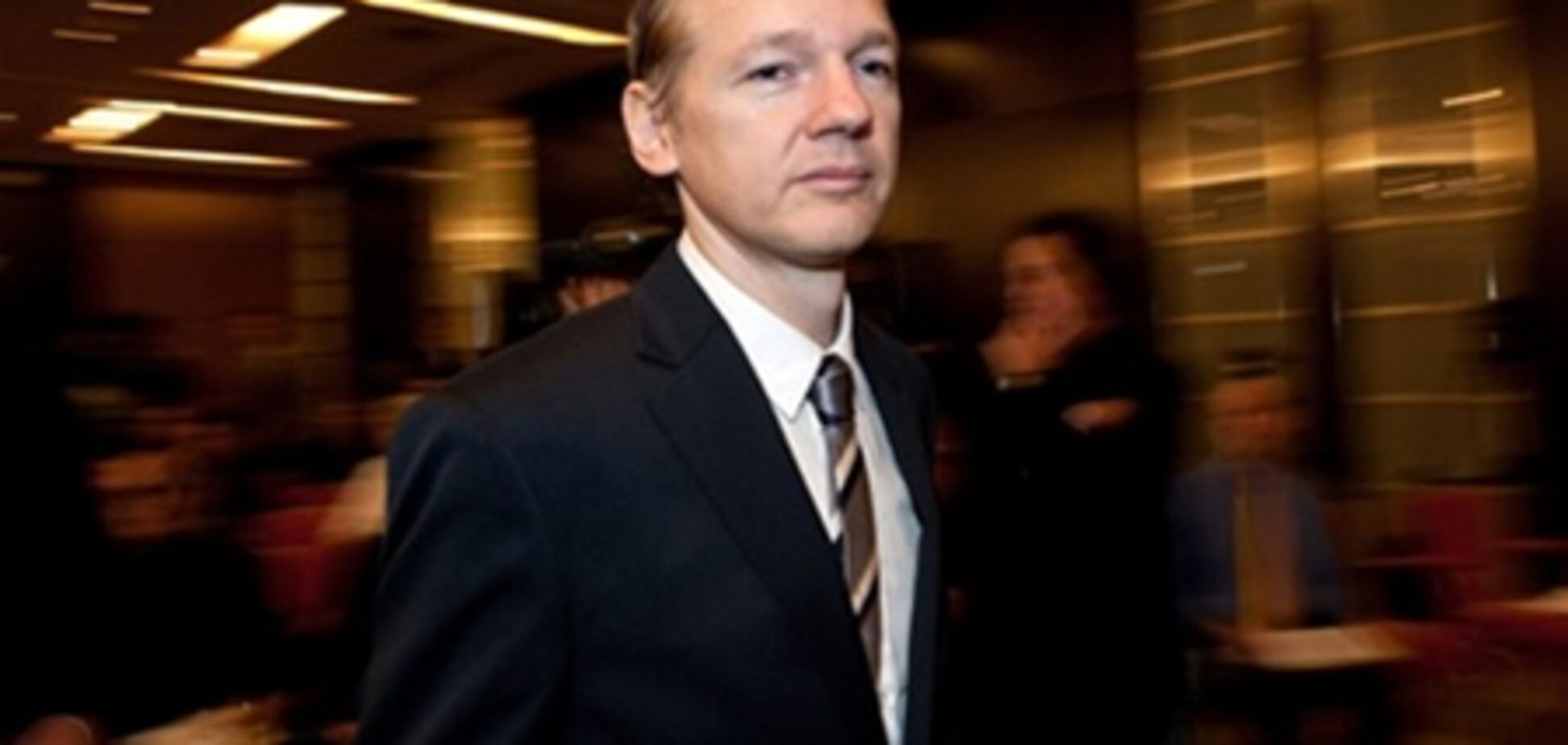 Ассанж не собирается сдаваться британской полиции