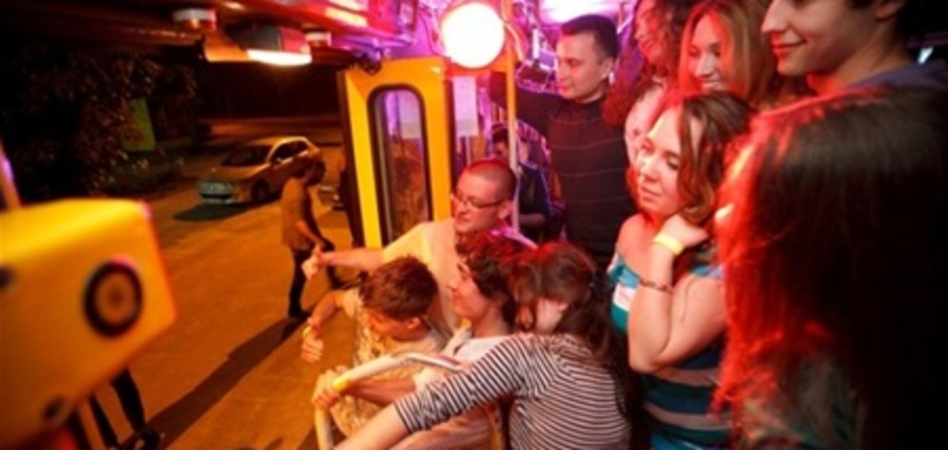 В трамваях Львова проводят вечеринку Crazy Tram