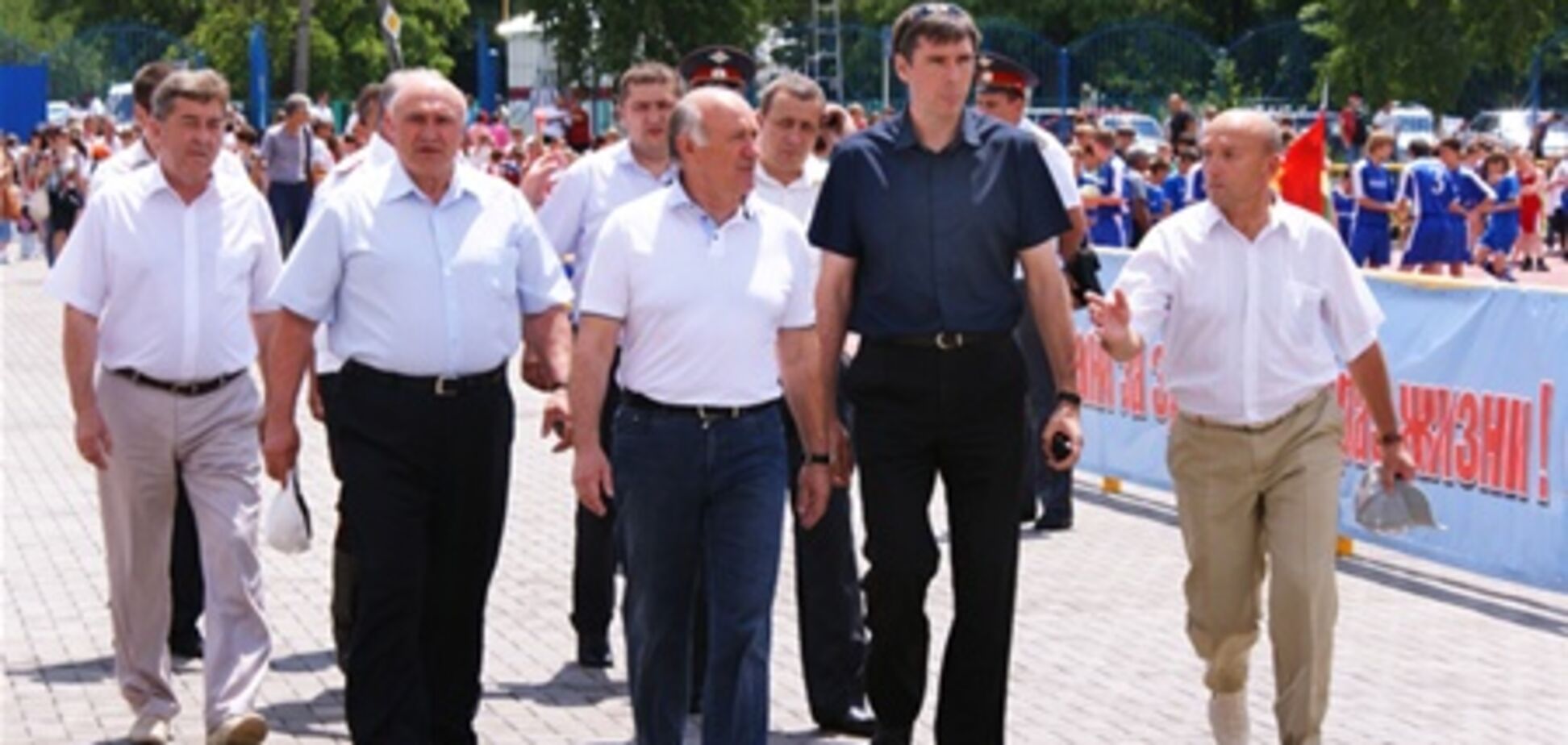 В России чиновники 'сходили на стадион' с помощью фотошопа