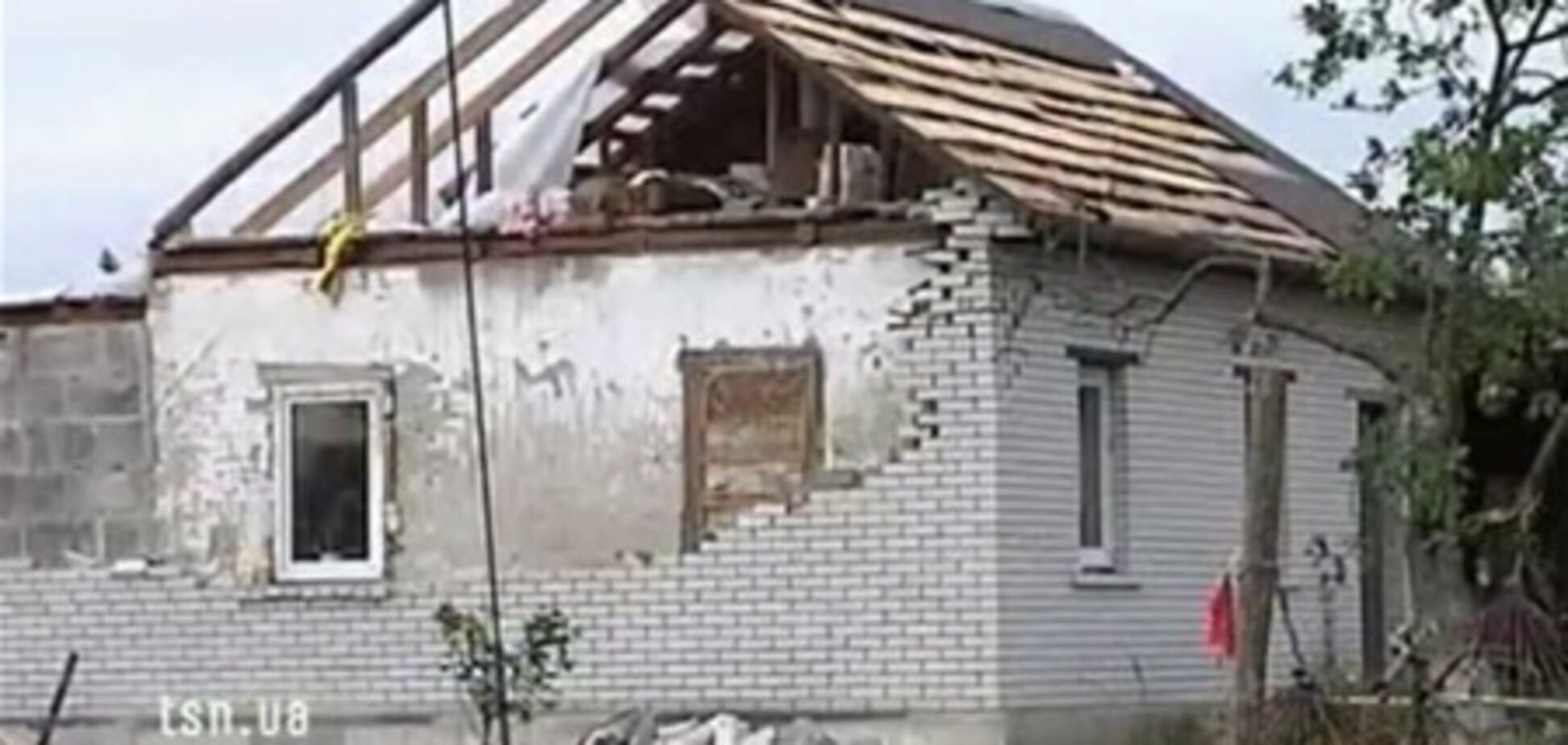 Смерчи на Черниговщине: в воздухе летали собаки и куры