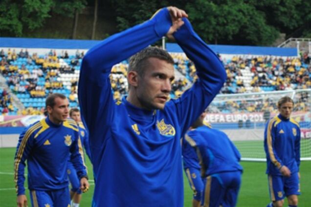 Любов купляли дармовими футболками. Фоторепортаж