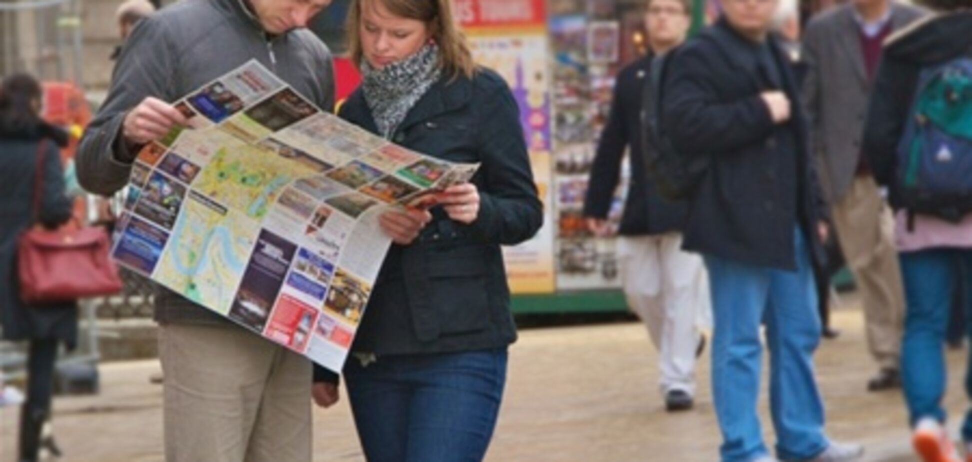 Туристам в отелях Львова раздают бесплатные карты