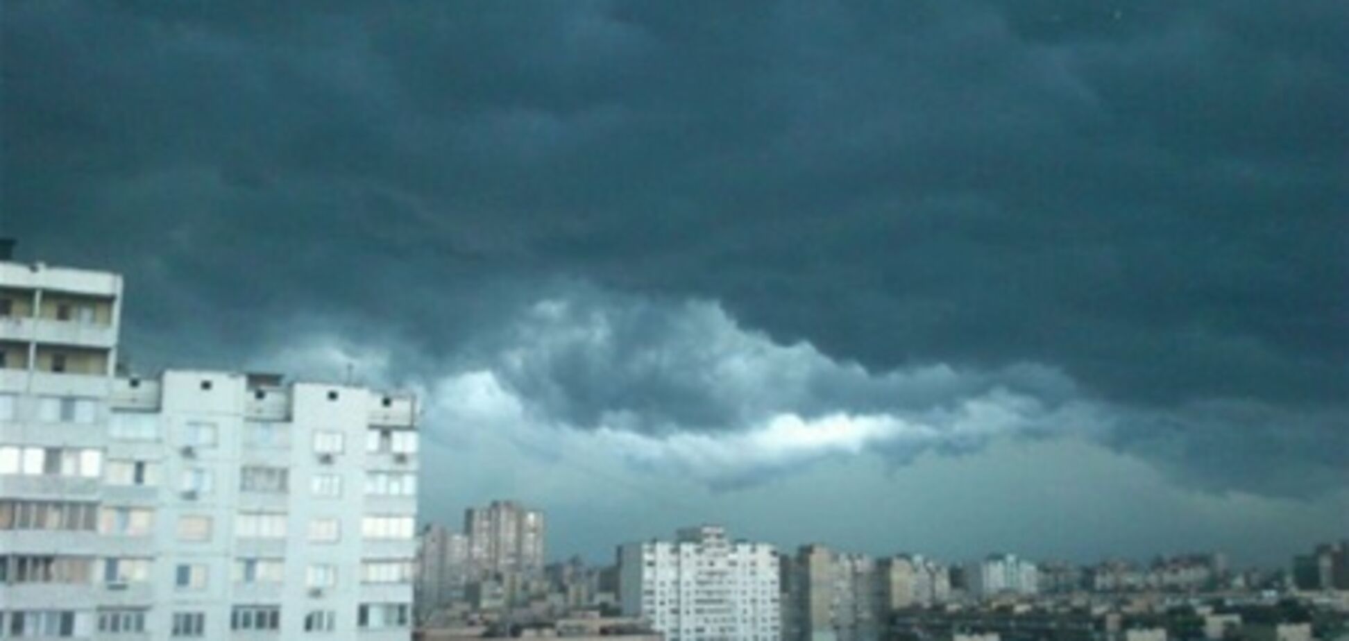 Украинцам советуют привыкать к смерчам