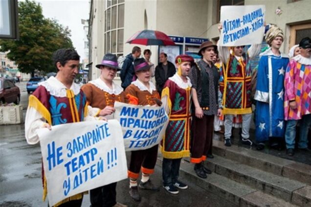 На директора киевского театра завели уголовное дело