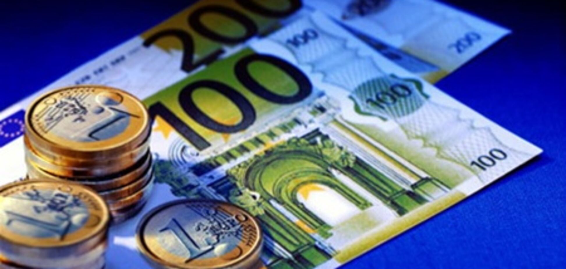 За месяц евро подешевел на 60 копеек