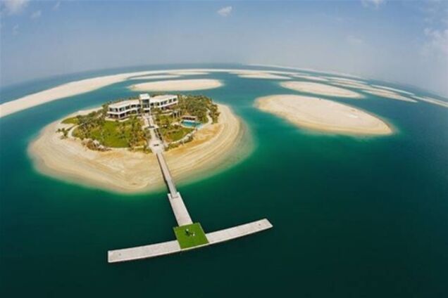 Звезды покупают себе маленькие королевства