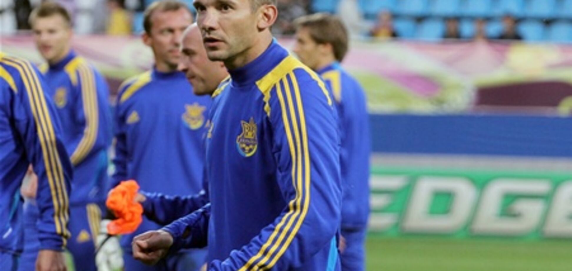 Шевченко и Блохину вручили «украинскую вувузелу». Фото