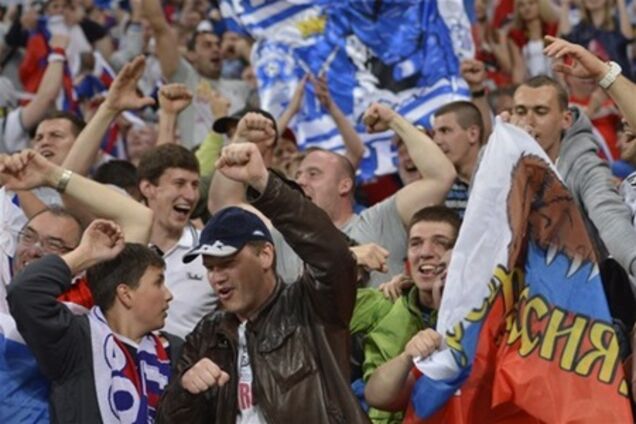Російських фанатів звинуватили в расизмі після матчу з Чехією