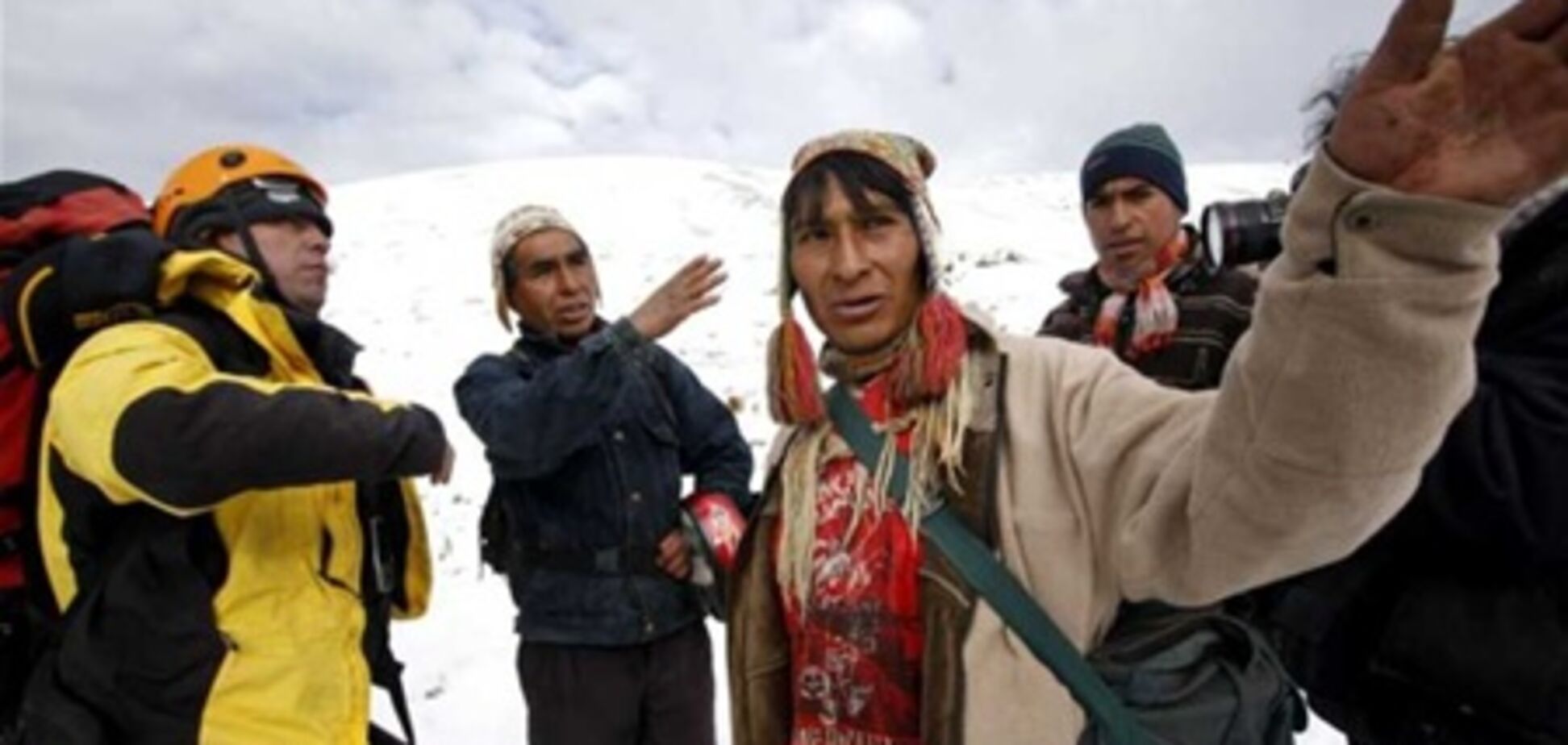 Крушение вертолета в Перу: выживших нет