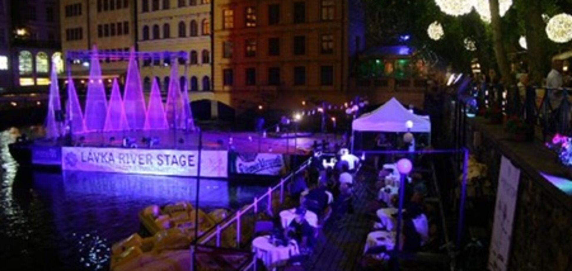 В Праге снова состоится театральный фестиваль на воде