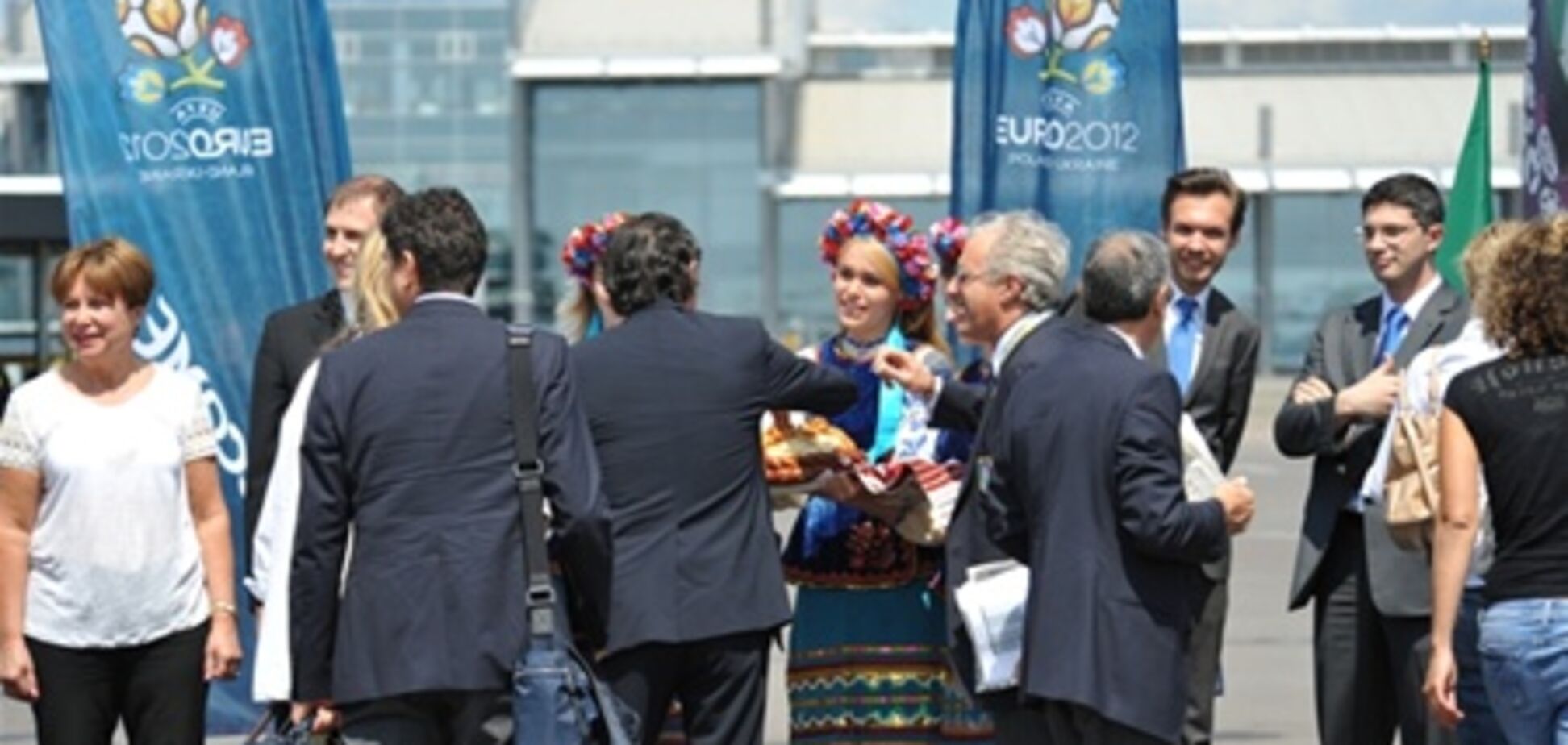 Евро-2012. Сборная Италии на удачу взяла украинские венки