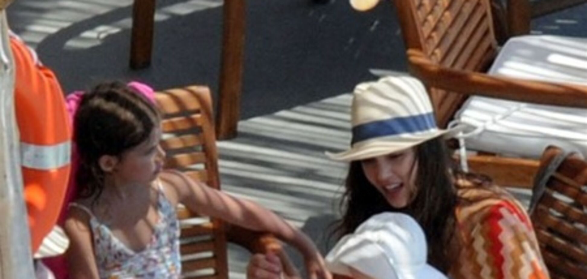 Джессика Альба увезла дочерей в Италию. Фото