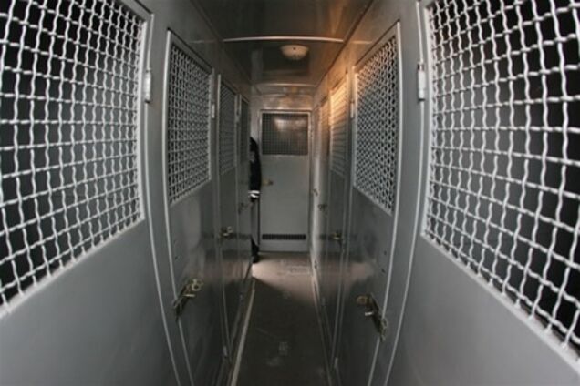 Камеры в СИЗО непригодны для содержания людей, посетовал Пшонка