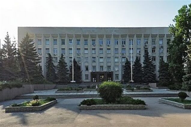 В горисполкоме Симферополя ищут бомбу