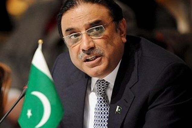 Суд Пакистана решил возобновить дела против президента