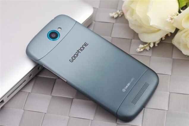 Покупатели мобилок предпочитают смартфоны