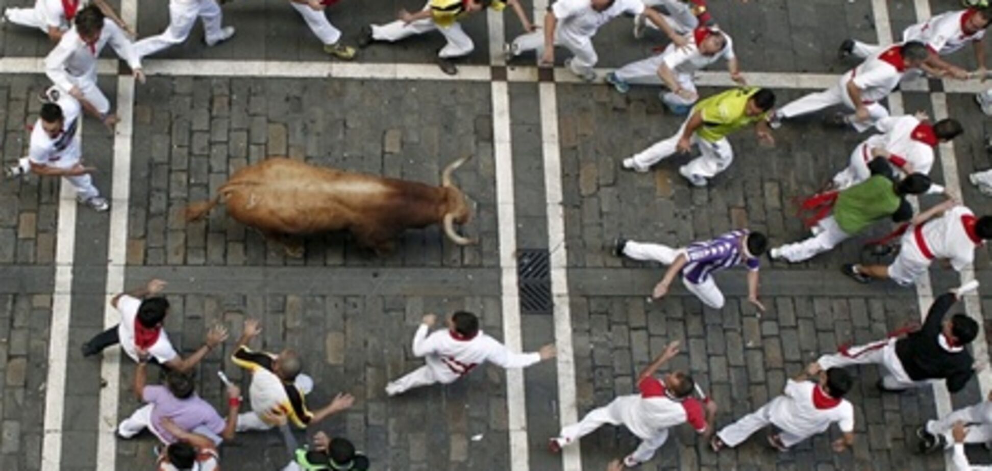 Святкові бігу биків в Іспанії: десятки постраждалих