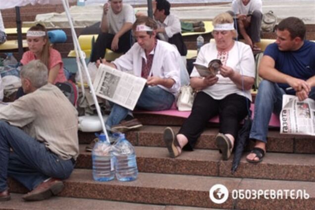 Протестующие: будем голодать, пока последнего не заберет 'скорая'