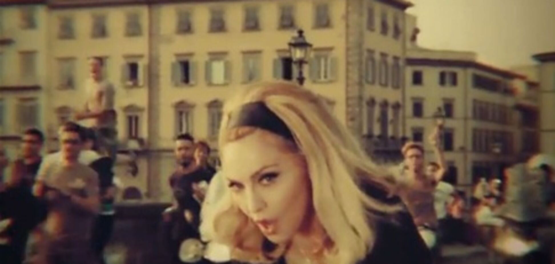 Мадонна клип Turn Up The Radio. Видео