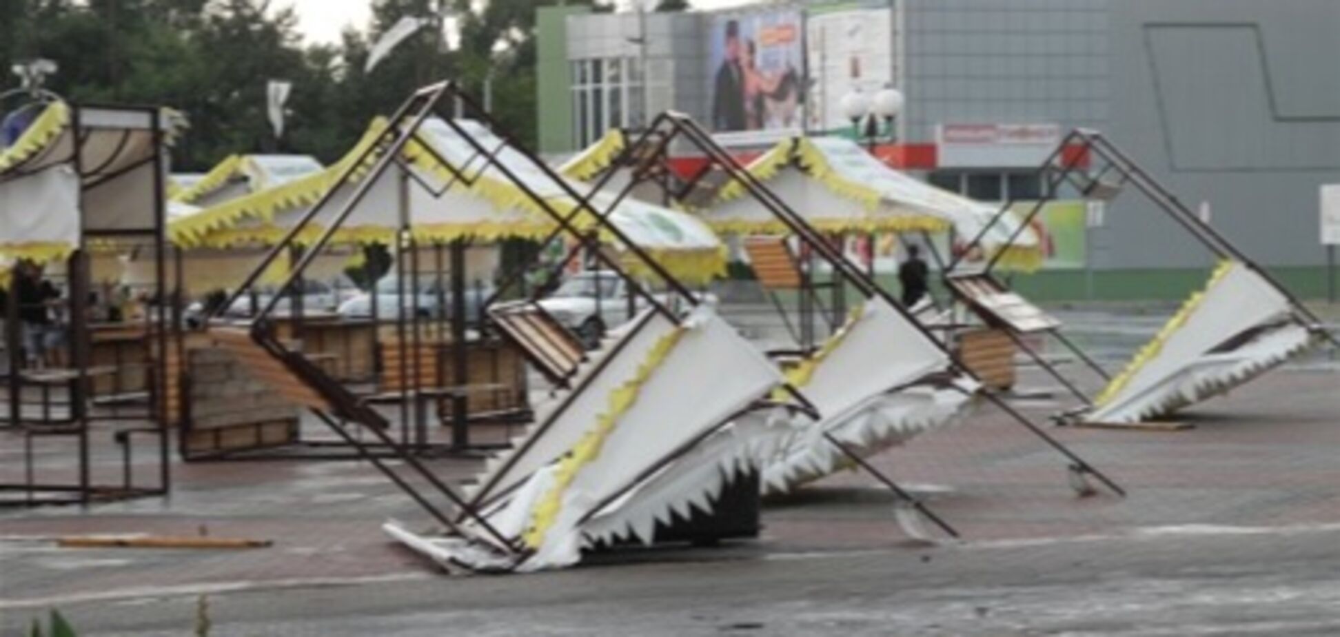 В Каневе пронесся 15-минутный ураган