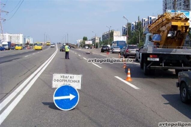 ДТП в Киеве: автомобиль оторвал ногу водителю-альпинисту. Фото  