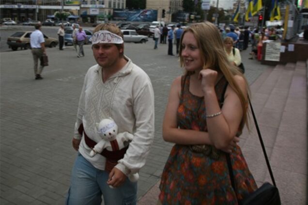 Український дім під дощем