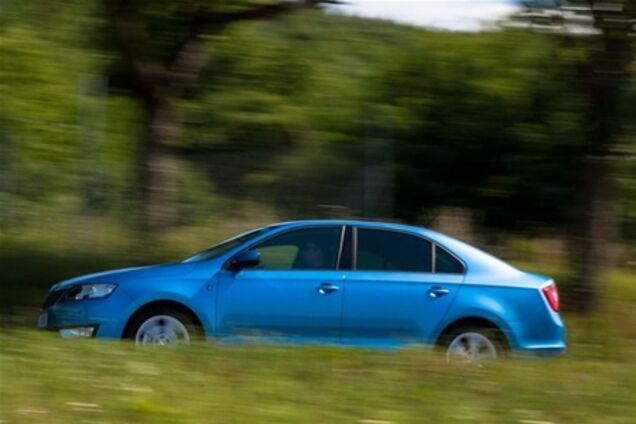 'Шкода' полностью рассекретила новый седан Skoda Rapid. Фото. Видео