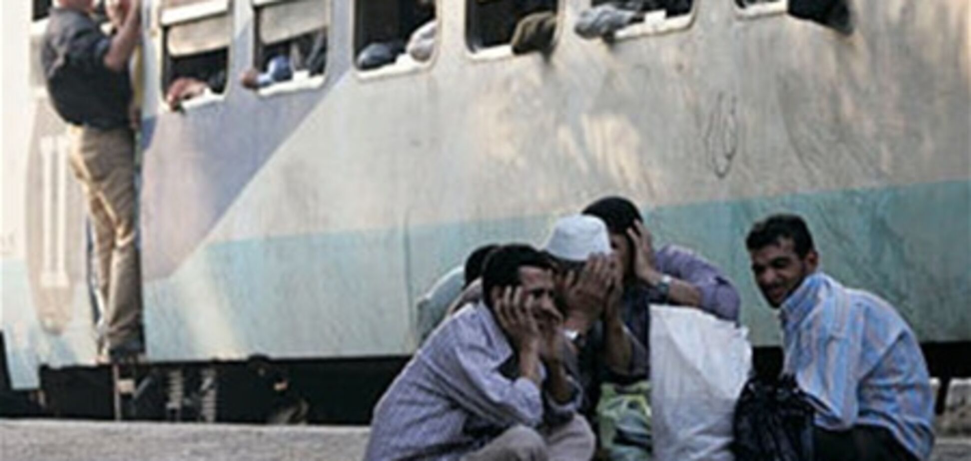 У Єгипті зійшов з рейок і загорівся потяг: 4 загиблих, 70 поранених