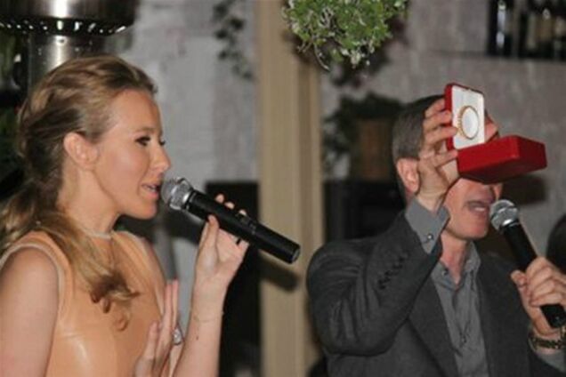 Собчак собрала 16 млн рублей для детей Крымска, распродав бриллианты своих подруг