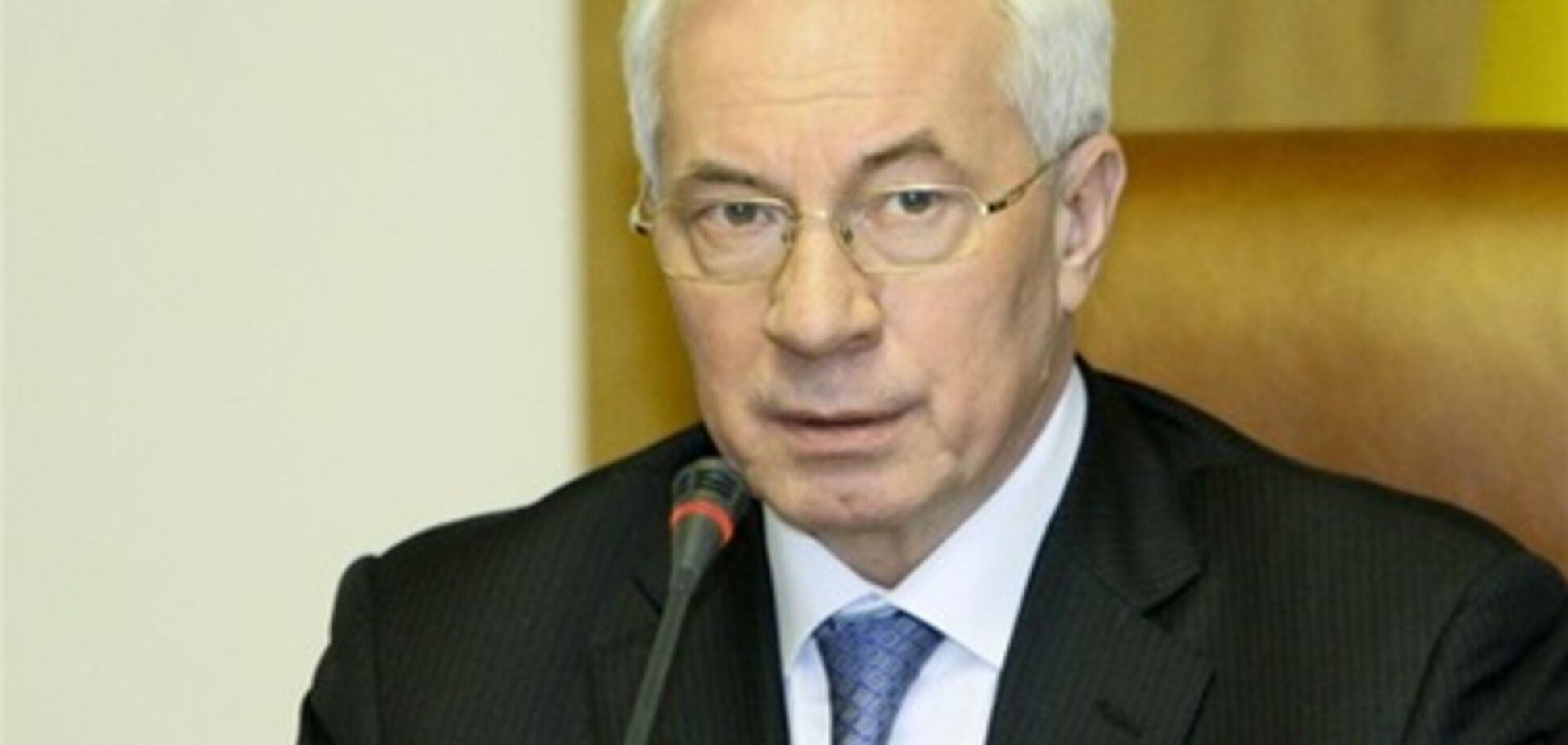 Азаров розкритикував розвиток будівельної галузі в Україні