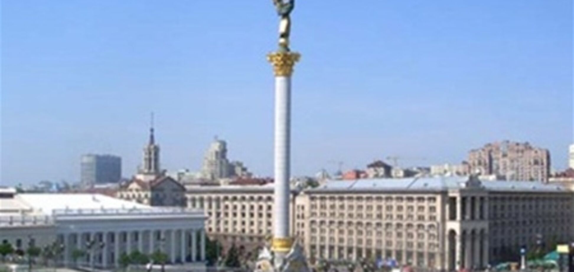 С Майдана выгоняют продавцов сувениров