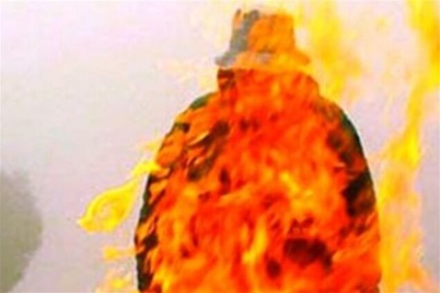 Женщина подожгла себя в приемной 'Единой России'