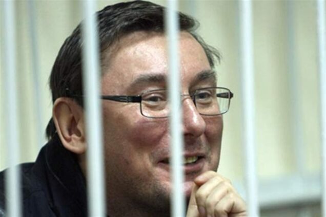 На суді Луценко довелося мучитися від зубного болю