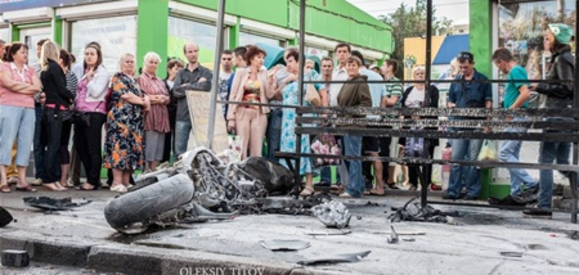 В Киеве мотоцикл взорвался на остановке – есть жертвы. Фото. Видео