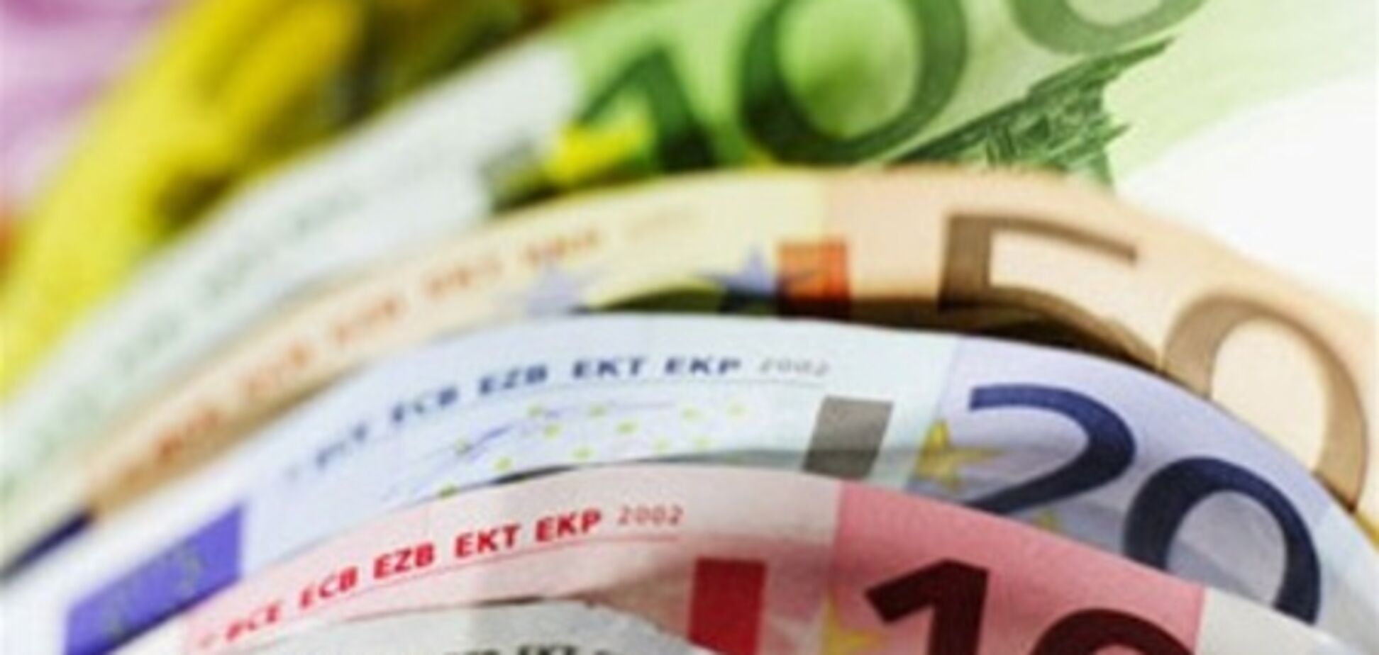Курсы наличных евро и доллара существенно не изменились