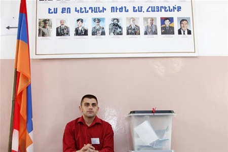 В непризнанном Нагорном Карабахе прошли выборы президента