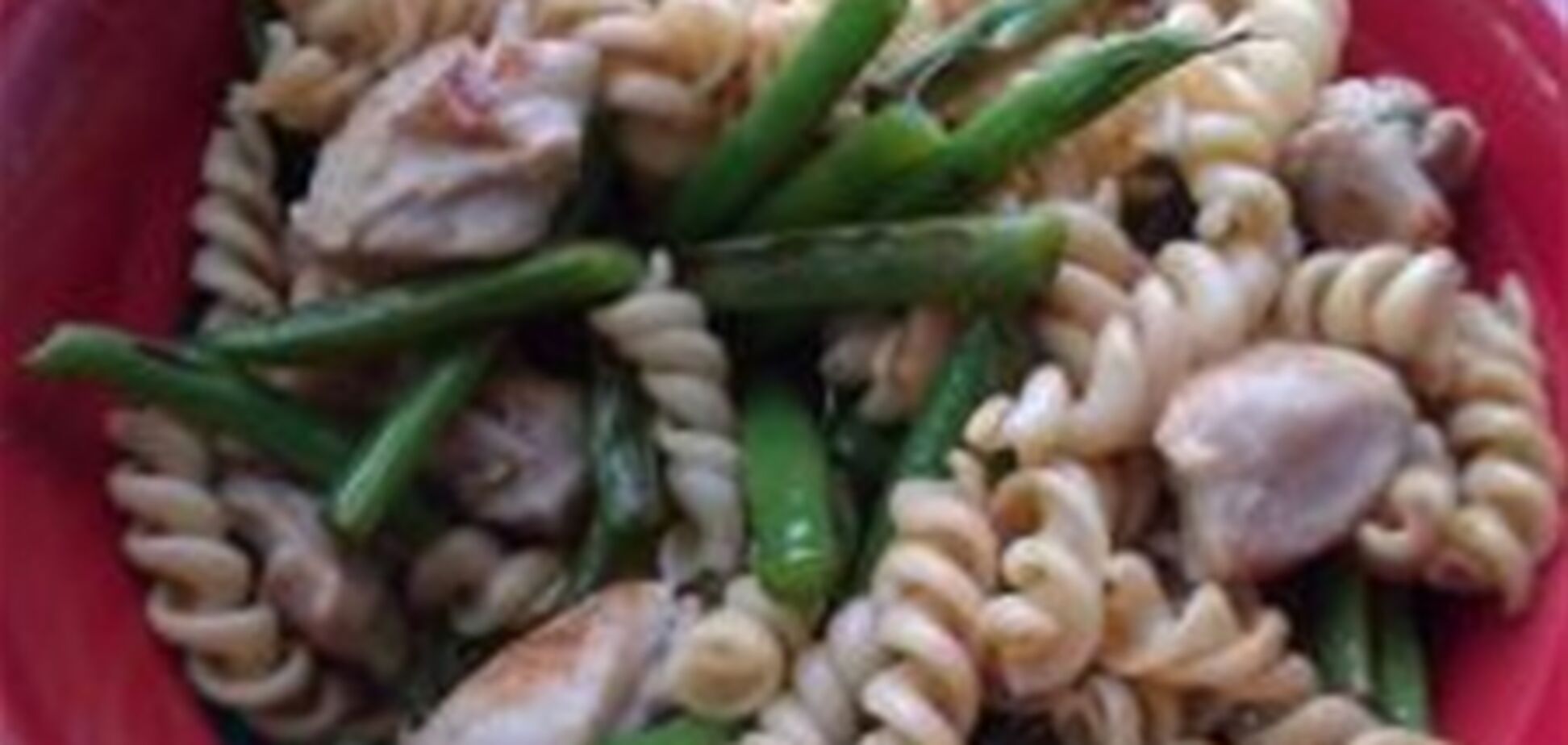 Макароны с курицей и стручковой фасолью