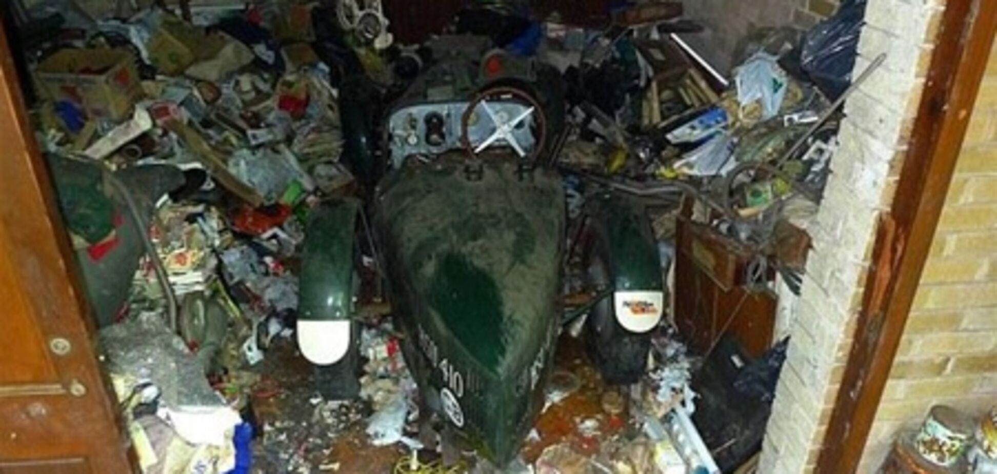 Внук откопал в дедушкином барахле раритетное авто за $2,5 млн. Фото