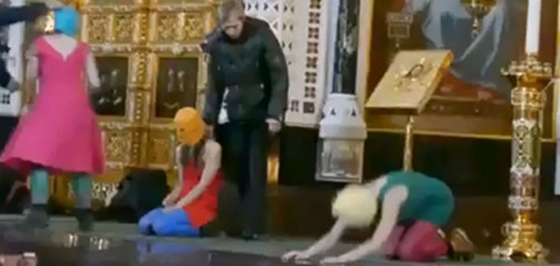 Адвокат Pussy Riot опубликовал настоящее видео панк-молебна