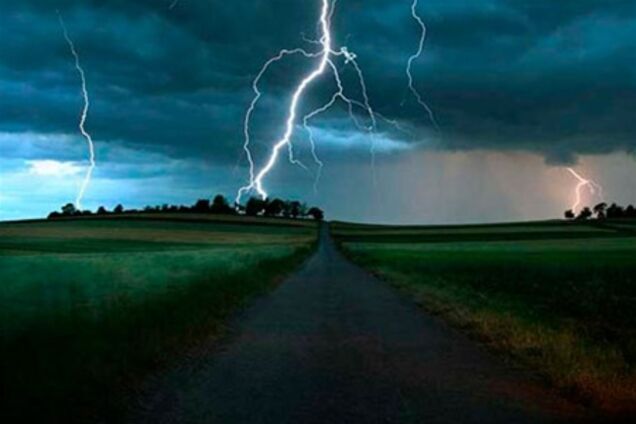 Как защититься от летней молнии