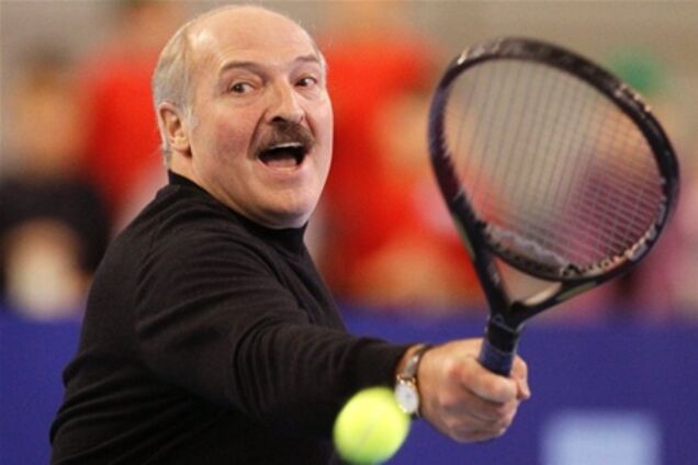 Повноліття однієї диктатури