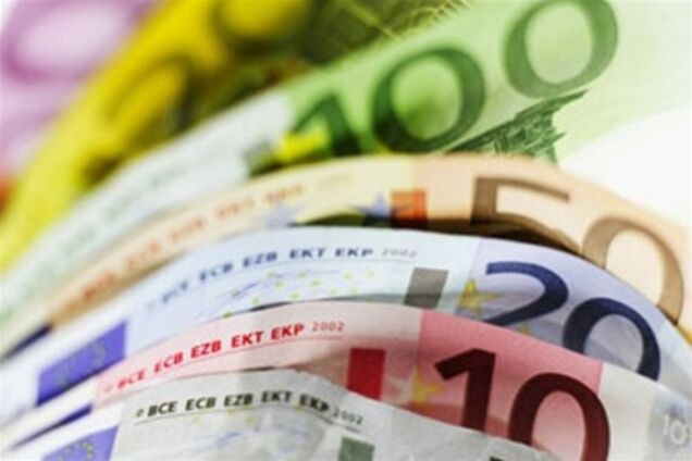 В Украине незначительно подешевел наличный евро