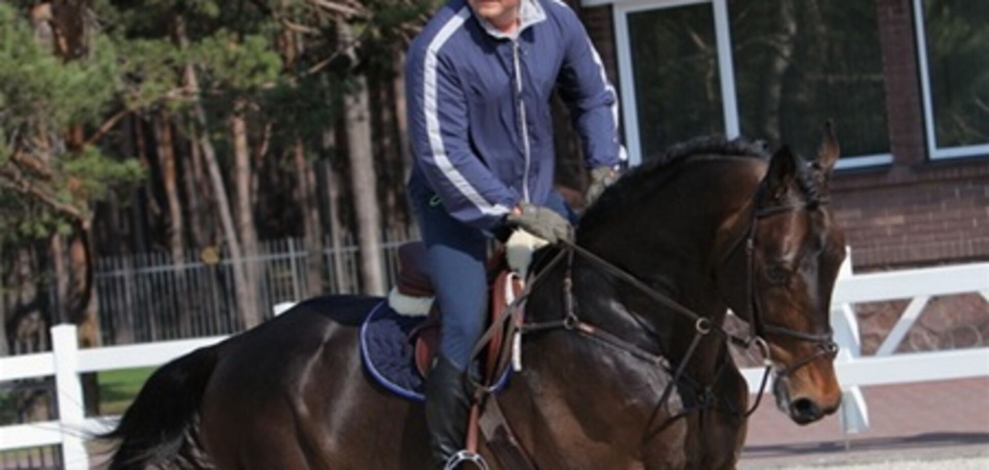 Мільйонер 'відбиває' виборців у Мороза