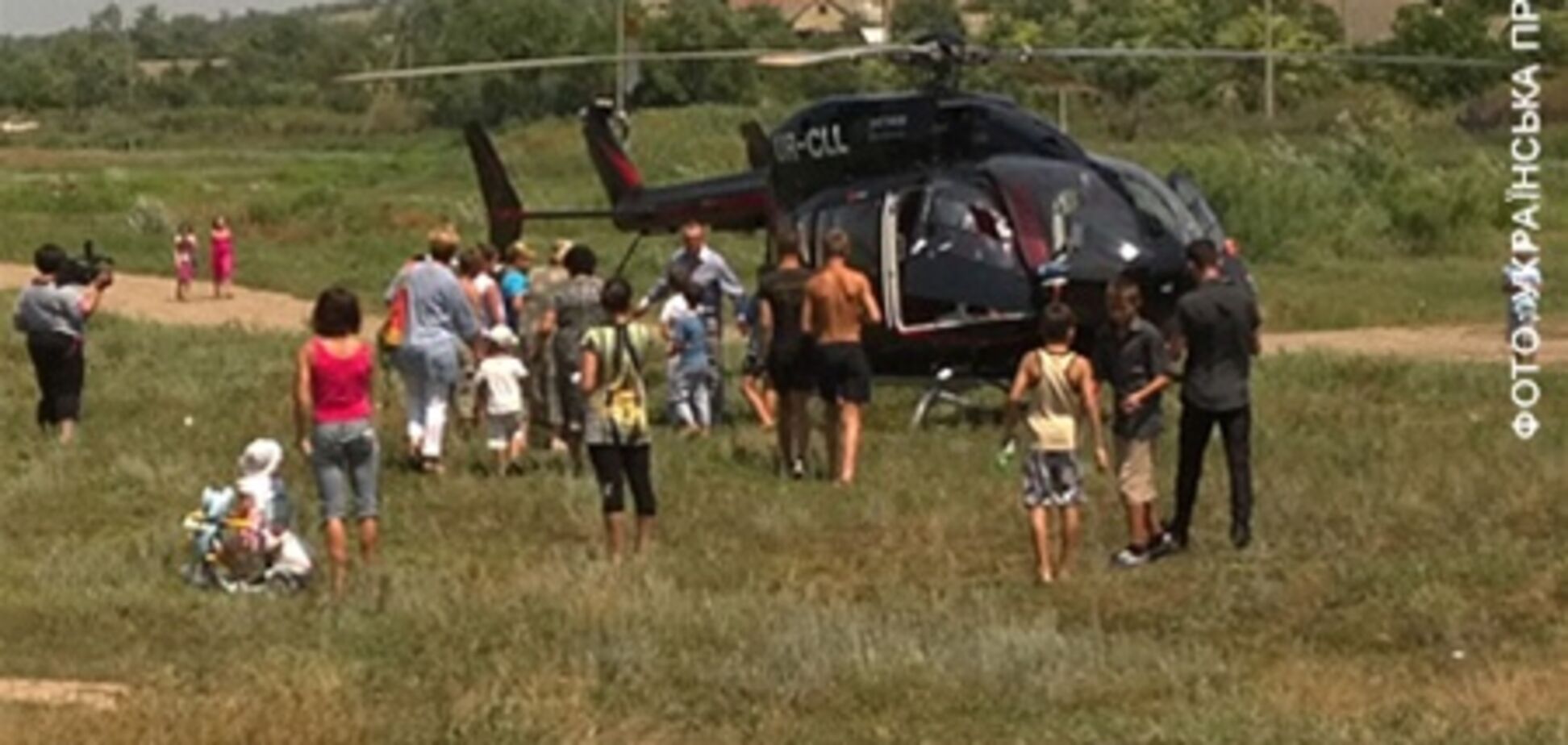 Поганий агітує з вертольота